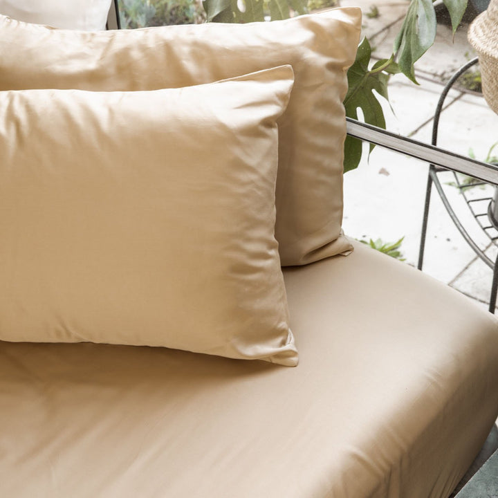 Lujosas fundas de almohada de satén lyocell bambú.
