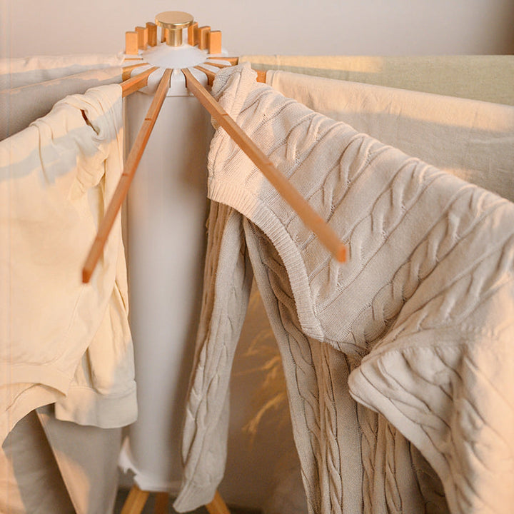 Solución de secado plegable para ropa interior de metal, perfecta para lavandería minimalista y hogares.