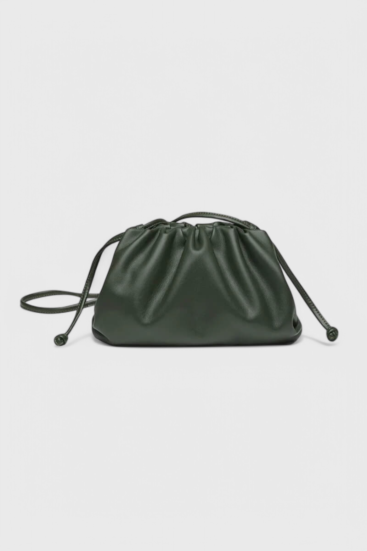 Bolso cruzado moderno para mujer, diseño chic y compacto, ideal para un estilo urbano y sofisticado.