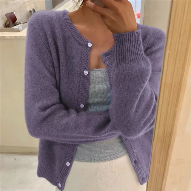 Moda femenina: Cárdigan ligero con cuello redondo y botones, cómodo para tu día a día.
