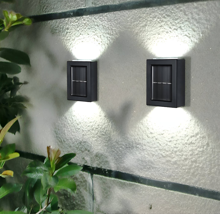 Luz solar LED de pared robusta e impermeable IP65, ideal para la decoración de jardines y exteriores.