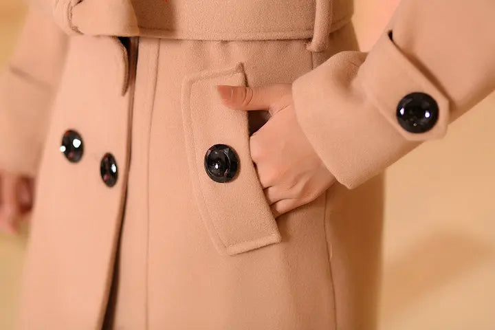 Abrigo largo formal mujer, perfecto para eventos elegantes de invierno y otoño. Moda sofisticada.