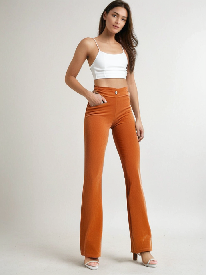 Pantalón acampanado de pana para mujer, estilo elegante y cómodo. Ideal para moda femenina versátil.