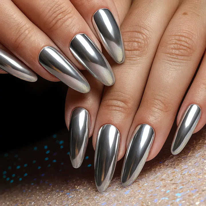 Esmalte de uñas metálico efecto espejo para un brillo instantáneo. Ideal para manicura cromada y uñas brillantes.