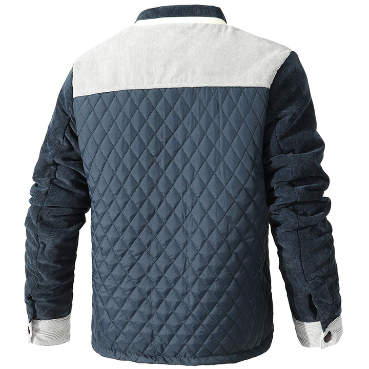 Chaqueta streetwise para hombre, diseño cruiser juvenil, ideal para el estilo urbano de invierno.
