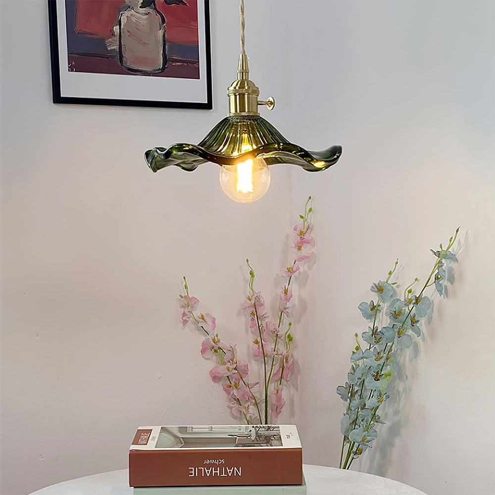 Lámpara colgante estilo vintage Hibisco. Cristal estriado, ideal para cocina, comedor o dormitorio.