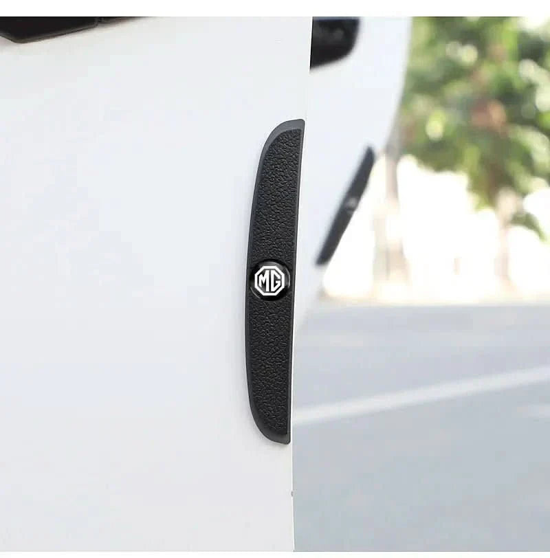 Tiras protectoras delgadas de caucho para coche. Kit universal de 4 piezas para defensa de puertas y exterior antiarañazos.