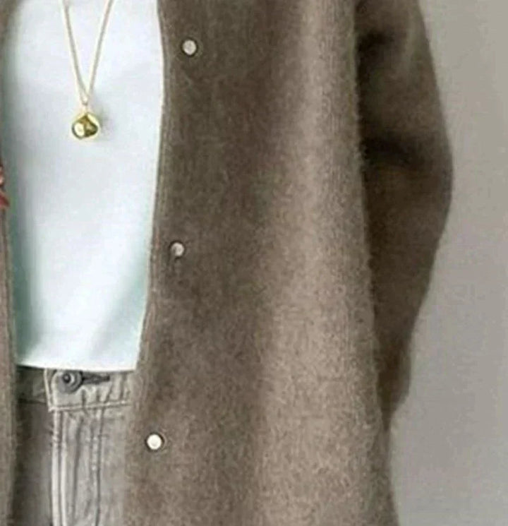 Cárdigan largo Francisca para mujer. Estilo moderno, cómodo y elegante, perfecto para atuendos de otoño-invierno.