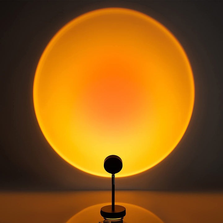 Lámpara LED USB de atardecer. Luz cálida y relajante para decoración minimalista de escritorio o habitación.