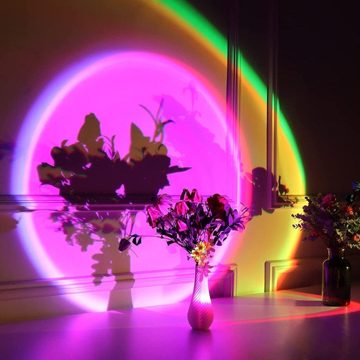 Luz ambiental LED USB efecto atardecer. Lámpara decorativa minimalista para crear atmósfera cálida y relajante.