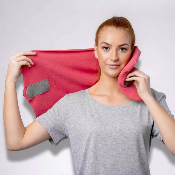Evita el dolor de cuello en viajes con esta almohada de viaje envolvente. Soporte cervical para confort duradero.