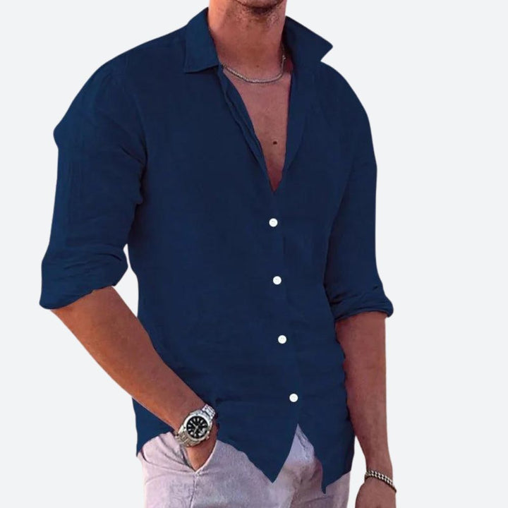 Camisa de hombre casual con cuello clásico y botones. Ropa masculina de manga larga, cómoda y con estilo moderno.