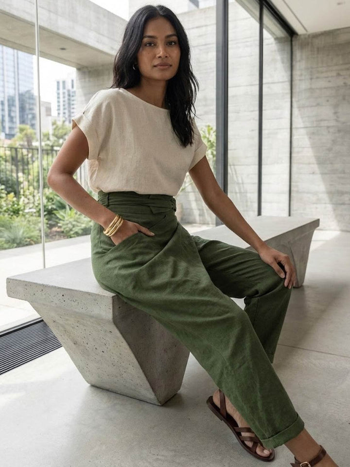 Pantalones relajados Teresa para mujer, con detalle de cintura anudada.