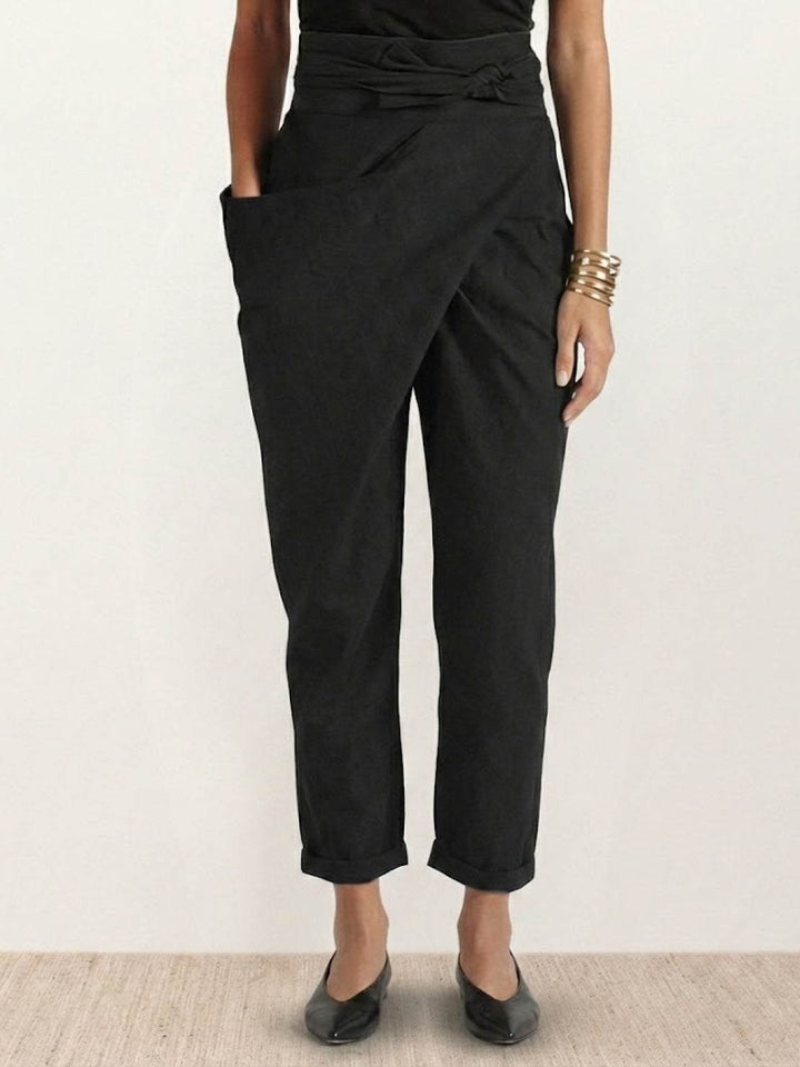 Pantalones Teresa para mujer, estilo relajado y cómodo, con cintura anudada.