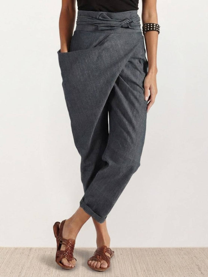 Pantalones Teresa mujer relajados, cintura anudada, estilo casual.