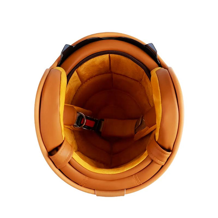 Casco de moto con certificación DOT y ECE, garantizando la máxima seguridad y confianza en cada ruta.