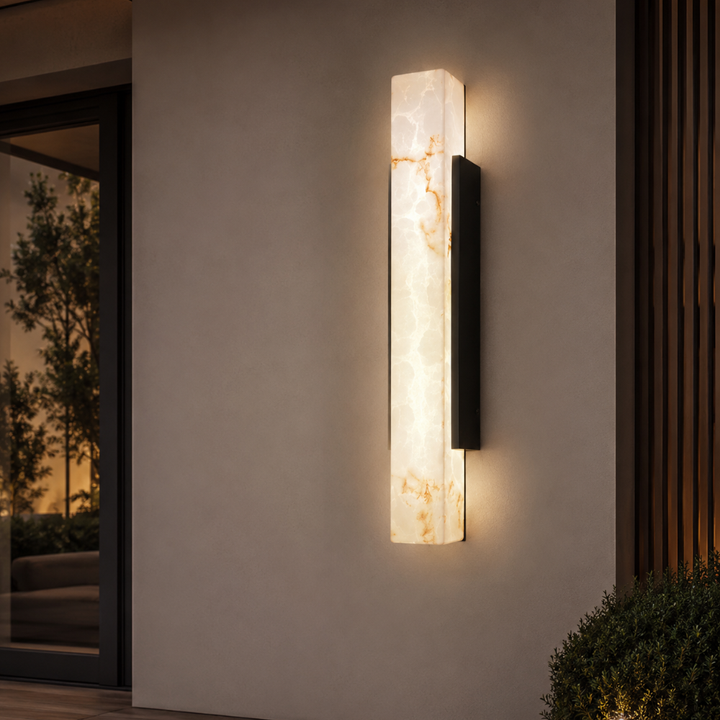 Iluminación de jardín LED, aplique moderno en acero inoxidable para ambientes exteriores.