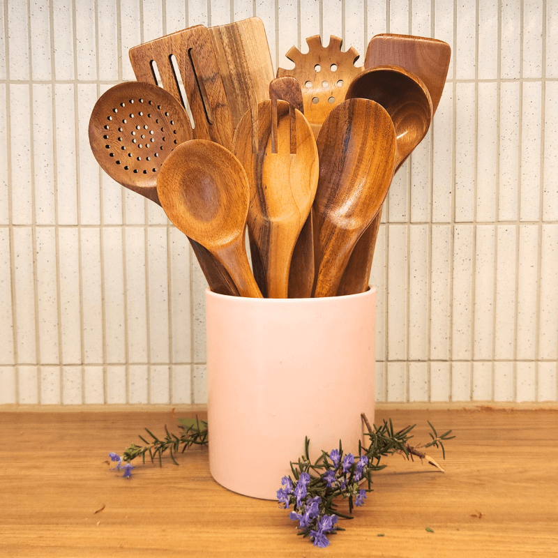 Juego de 9 utensilios de cocina de teca natural, ideal para sartenes antiadherentes.