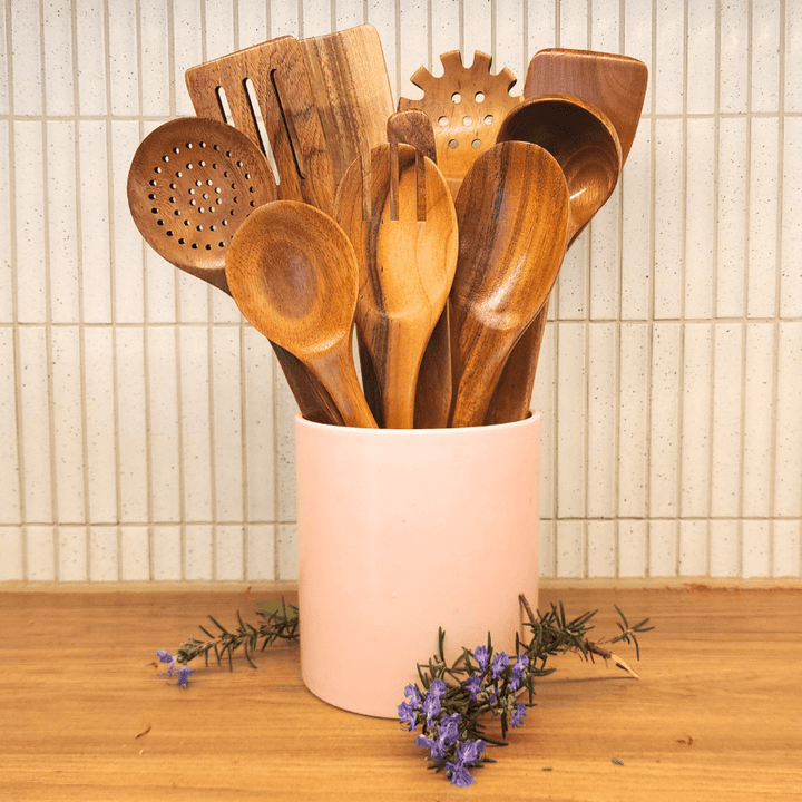Juego de 9 utensilios de cocina de teca natural, ideal para sartenes antiadherentes.