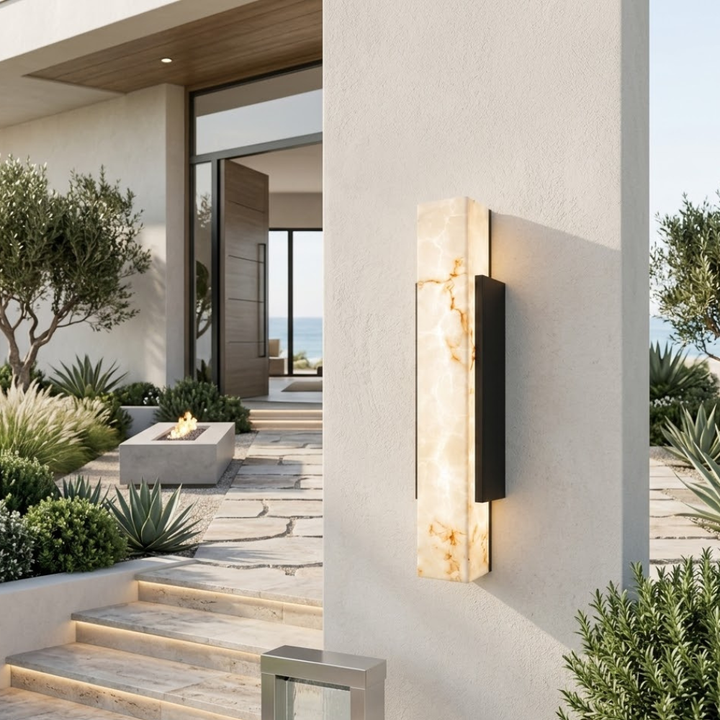 Aplique LED exterior moderno, luz duradera para iluminación de caminos y porches.