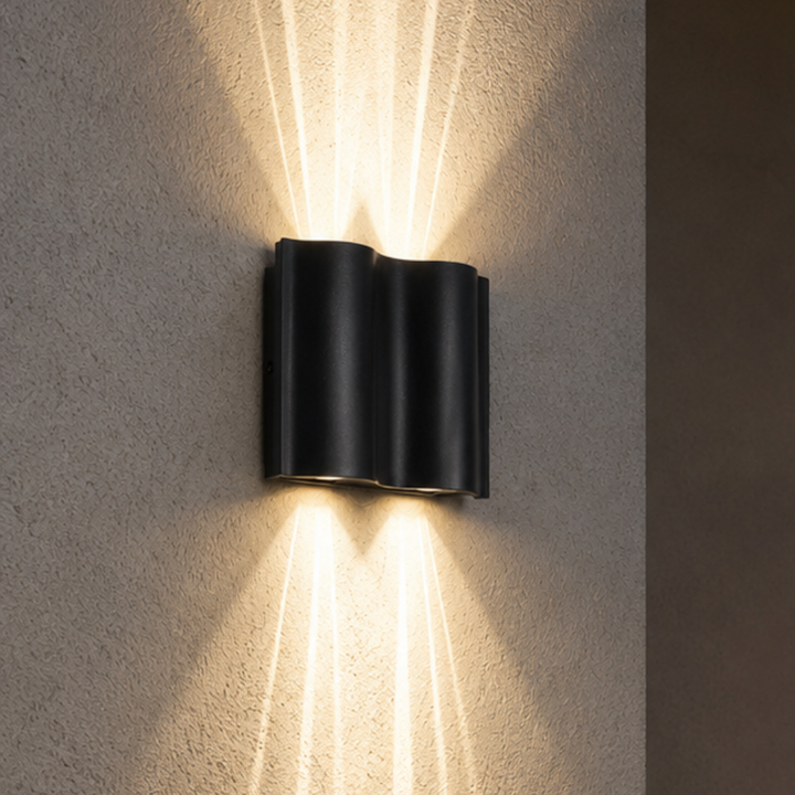 Iluminación de fachada LED, aplique moderno con patrón ondulado, eficiente energía.