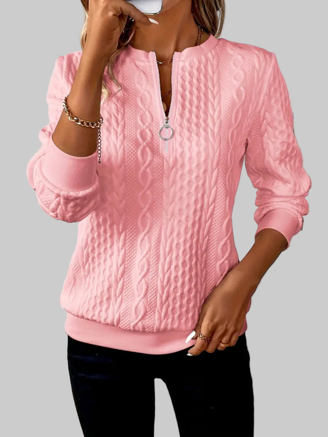 Suéter de mujer trenzado con cremallera, cálido, ideal para invierno. Moda femenina casual y elegante.