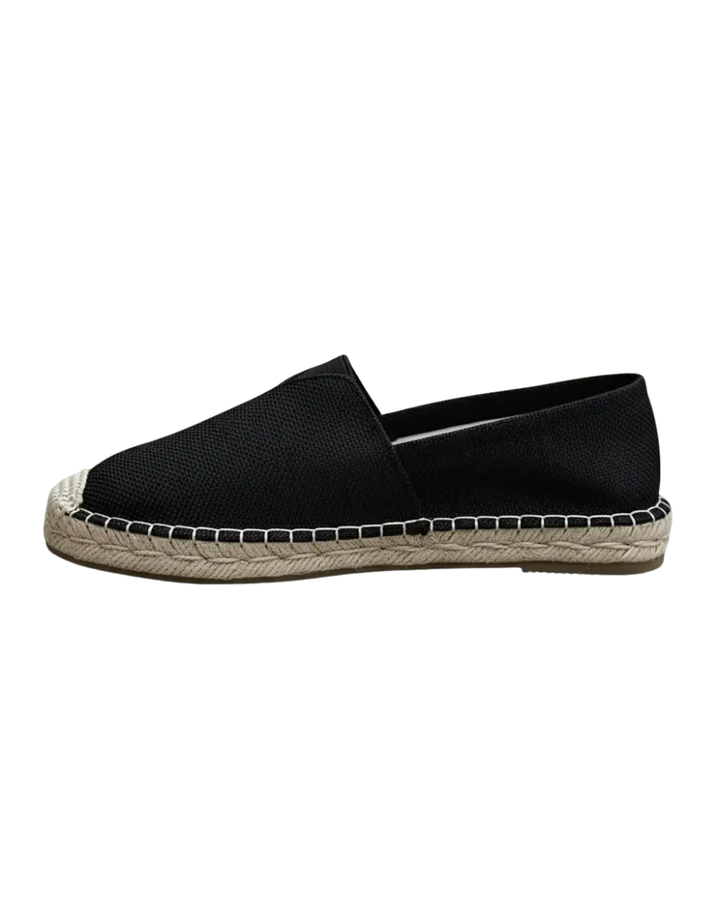 Alpargatas de hombre elegantes con suela de esparto, ideales para verano y look casual.
