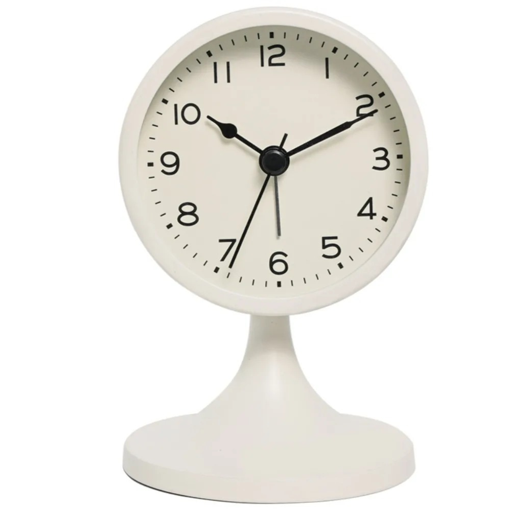 Elegante reloj de alarma vintage, mecanismo de cuarzo y luz para dormitorios y decoración moderna.