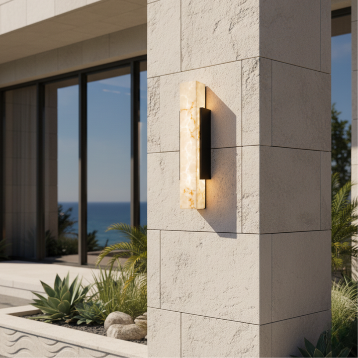Aplique LED de pared para jardín, iluminación exterior moderna y de bajo consumo.