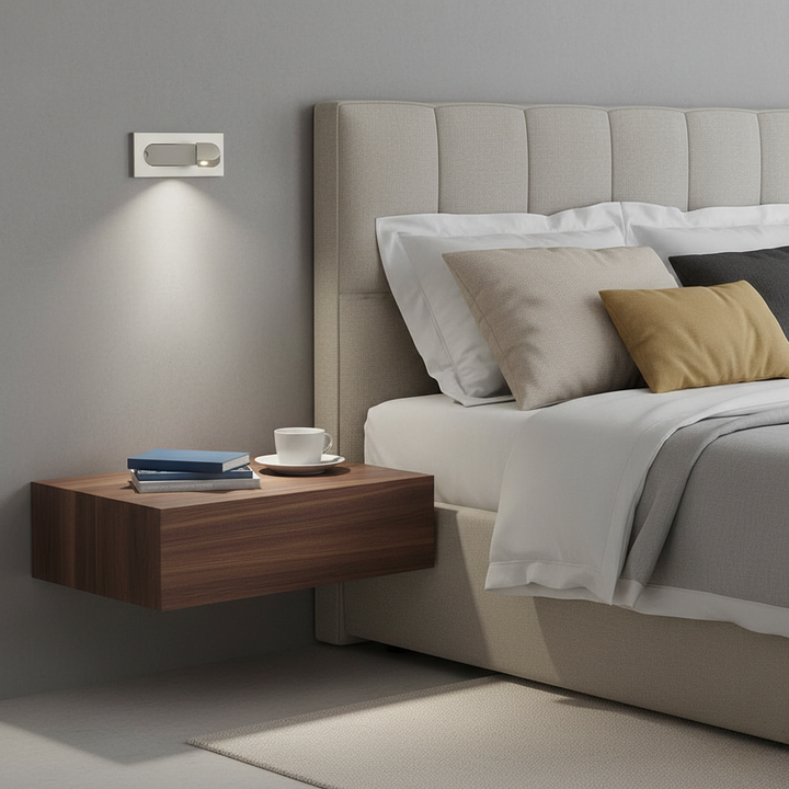 Lámpara de pared ajustable para estudio o dormitorio, luz LED direccional y diseño moderno.