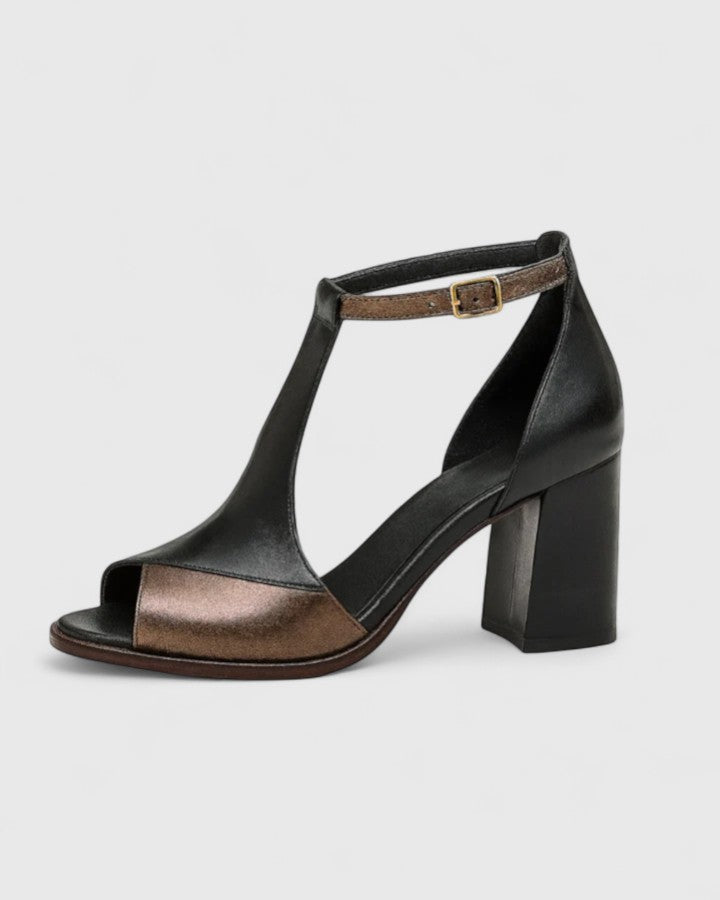 Sandalias de mujer negras con tacón bloque, diseño de punta abierta y tira al tobillo. Moda versátil para comodidad y estilo.