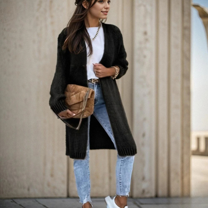 Cárdigan elegante para mujer con frente abierto y mangas caídas. Capa ligera ideal para moda casual o de invierno.