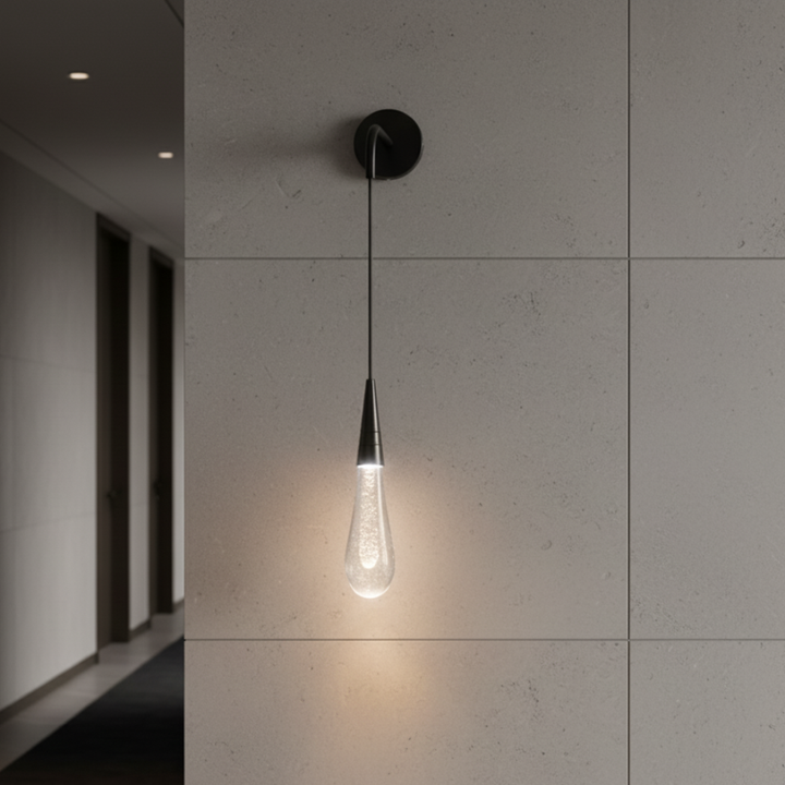 Luz ambiental LED de cristal para pared. Aplique moderno que combina elegancia y funcionalidad.