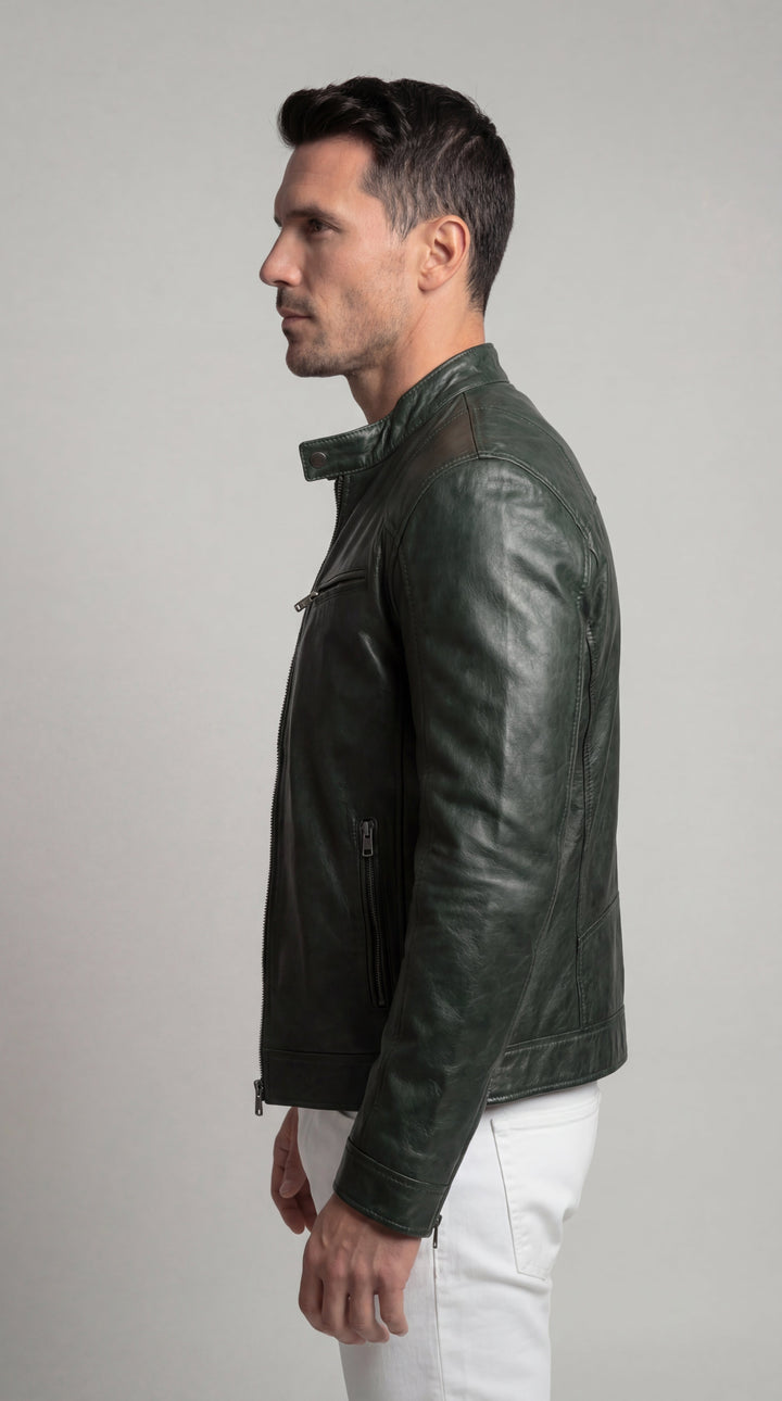 Chaqueta de piel vegana suave para hombre, textura premium, confort y estilo otoñal casual.