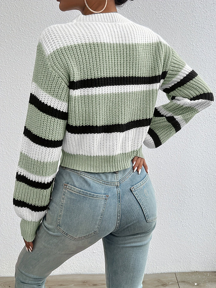 Moda para mujer: jersey cropped a rayas, casual y de manga larga, ideal para el día a día.
