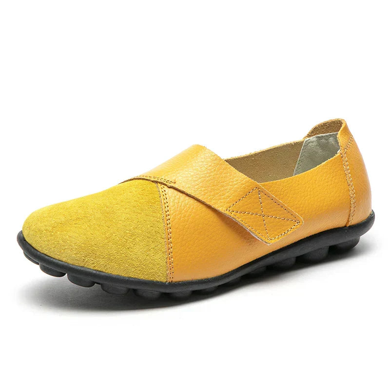Mocasines de mujer de cuero con suela de goma, perfectos para caminar cómodamente y con estilo cada día.