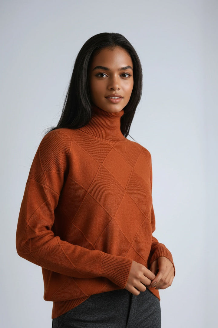 Jersey de mujer de moda con cuello alto y estampado de cuadros, versátil para looks de invierno.