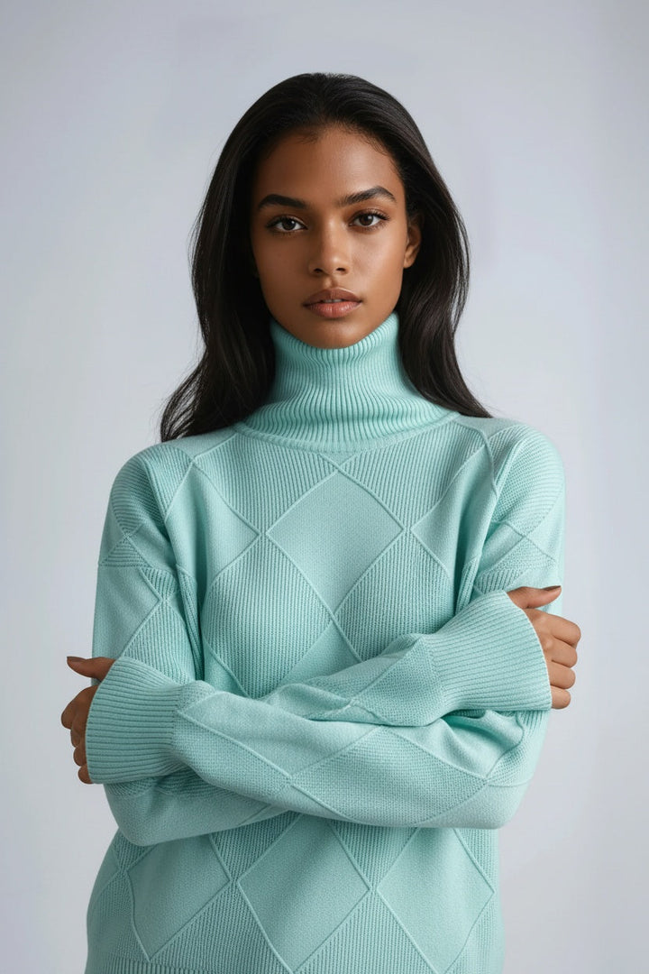 Suéter de mujer de invierno, cálido y elegante. Diseño de cuadros y cuello alto para la moda.