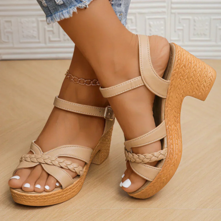 Sandalias de verano para mujer, ideales para la playa y vacaciones. Calzado ortopédico con estilo casual.