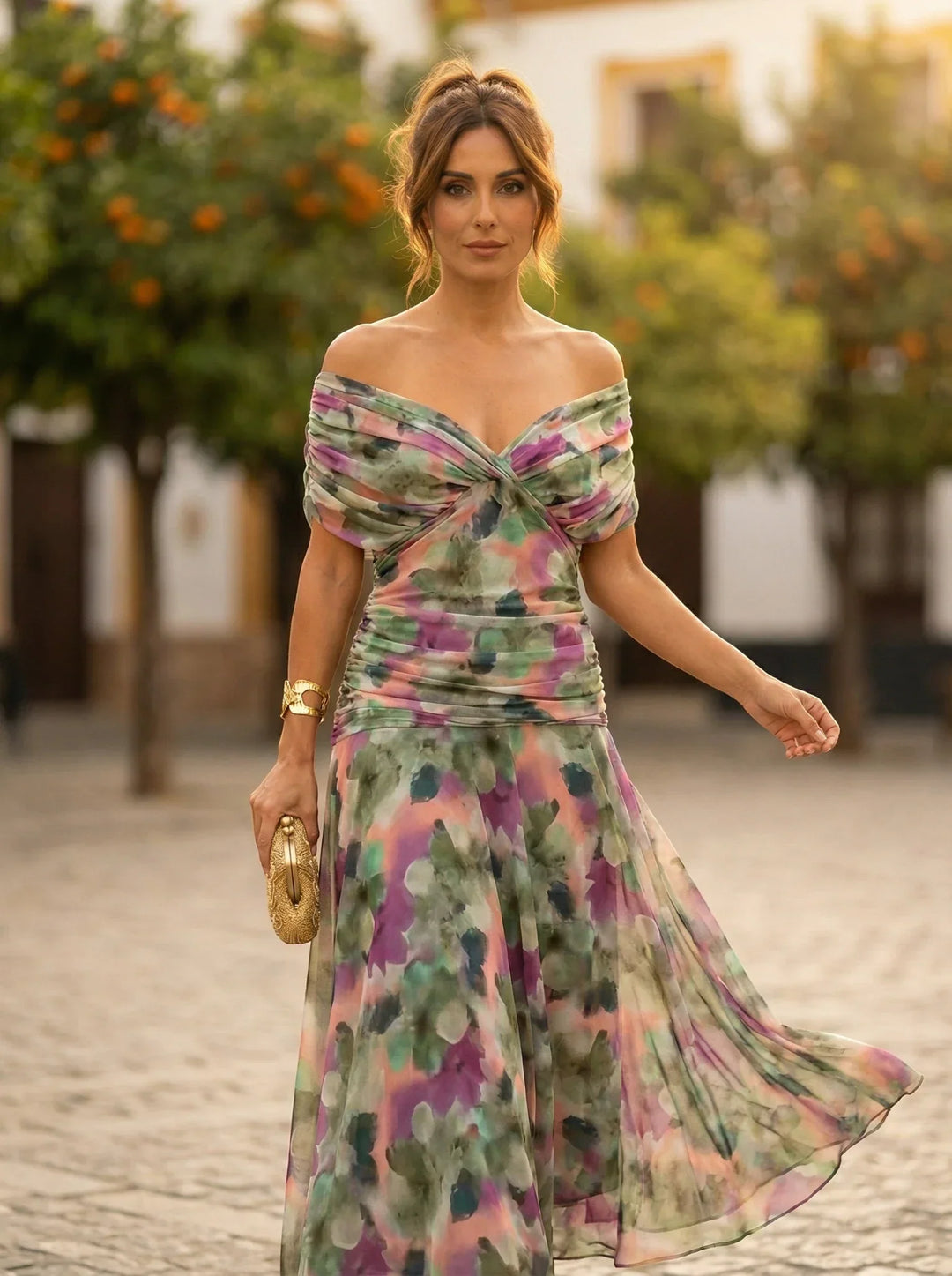 Invitada boda otoño: Vestido largo elegante, perfecto para la ocasión, estilo hombros descubiertos.