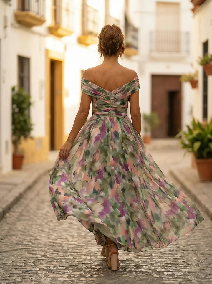 Vestido largo drapeado para dama de honor, sofisticado y elegante para bodas de otoño.