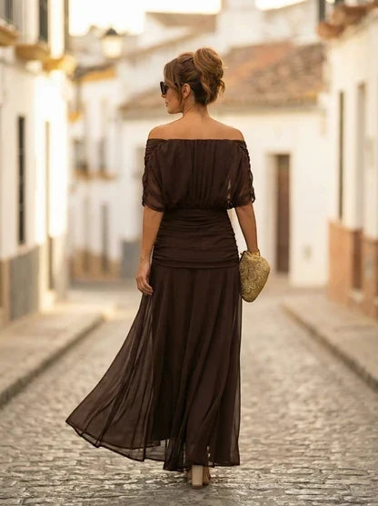Vestido de gala hombros descubiertos, largo y drapeado, ideal para fiestas de otoño y bodas.