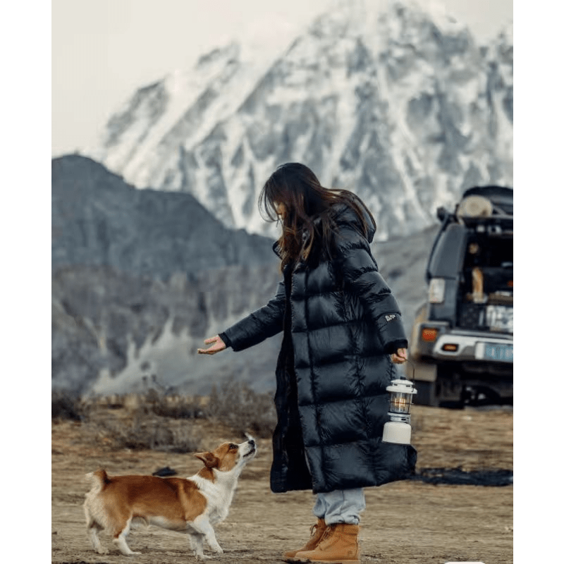 Chaqueta acolchada impermeable de invierno para mujer. Diseño elegante y cálido.