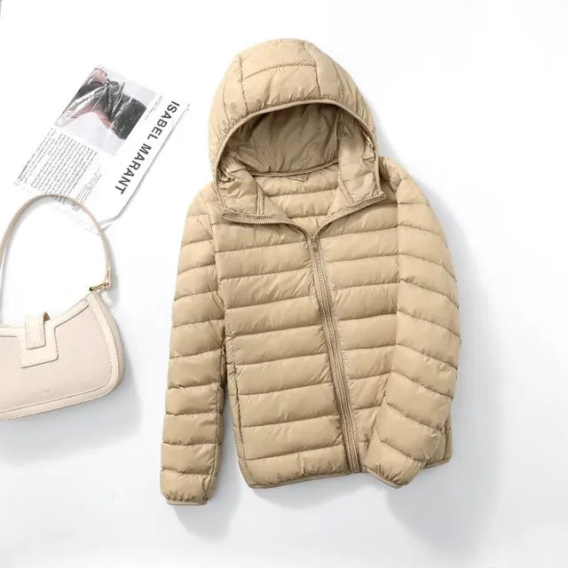 Abrigo femenino elegante, ideal como chaqueta ligera de invierno para mujer.
