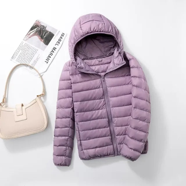 Abrigo de mujer para invierno, ligero, cómodo y de estilo casual.
