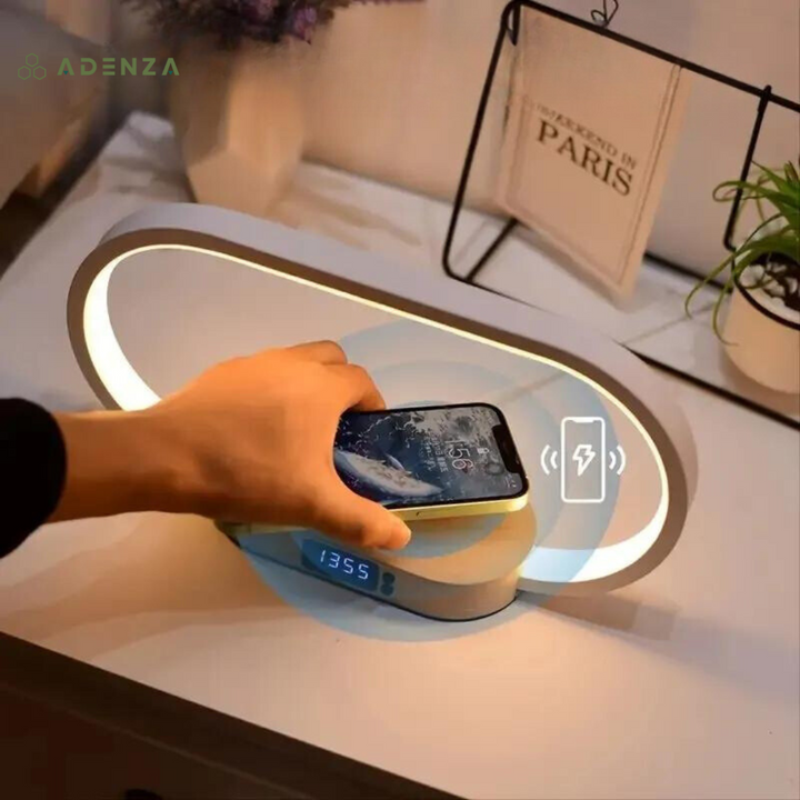 Lámpara LED inteligente con cargador inalámbrico rápido para móvil y reloj digital. Diseño minimalista para el hogar.