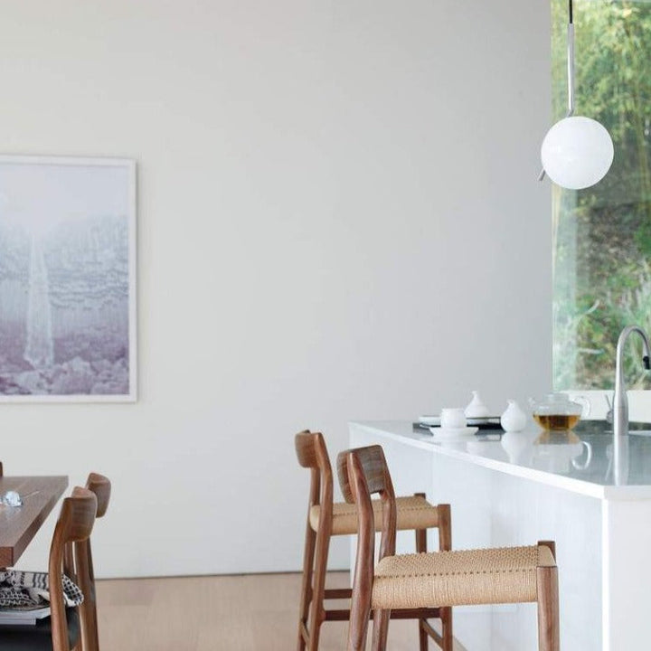 Luz esférica colgante de vidrio, estilo minimalista. Lámpara de techo moderna para iluminación interior del hogar.