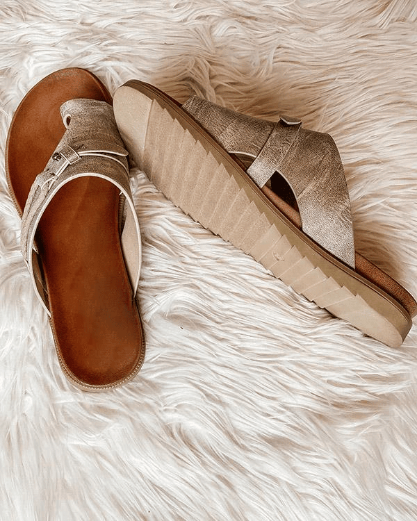 Calzado femenino KAIA: chanclas ortopédicas con soporte ajustable para una comodidad superior. Perfectas para mujer.