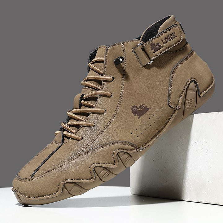 Zapatillas de trekking cómodas para aventuras en la montaña, unisex.