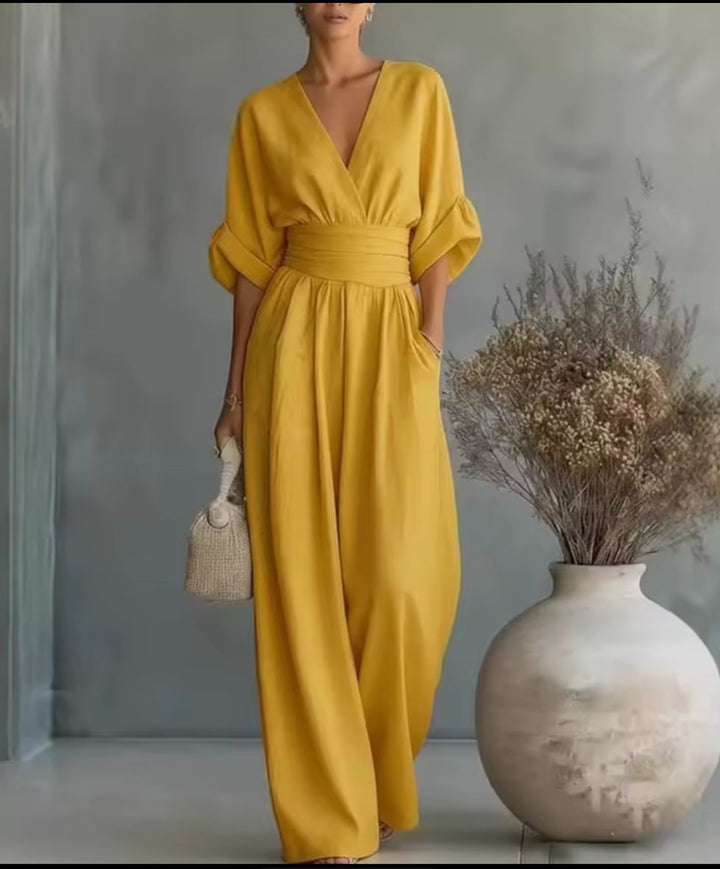 Mono elegante y versátil para mujer, diseño fluido con pierna ancha y escote V. Ropa de primavera.